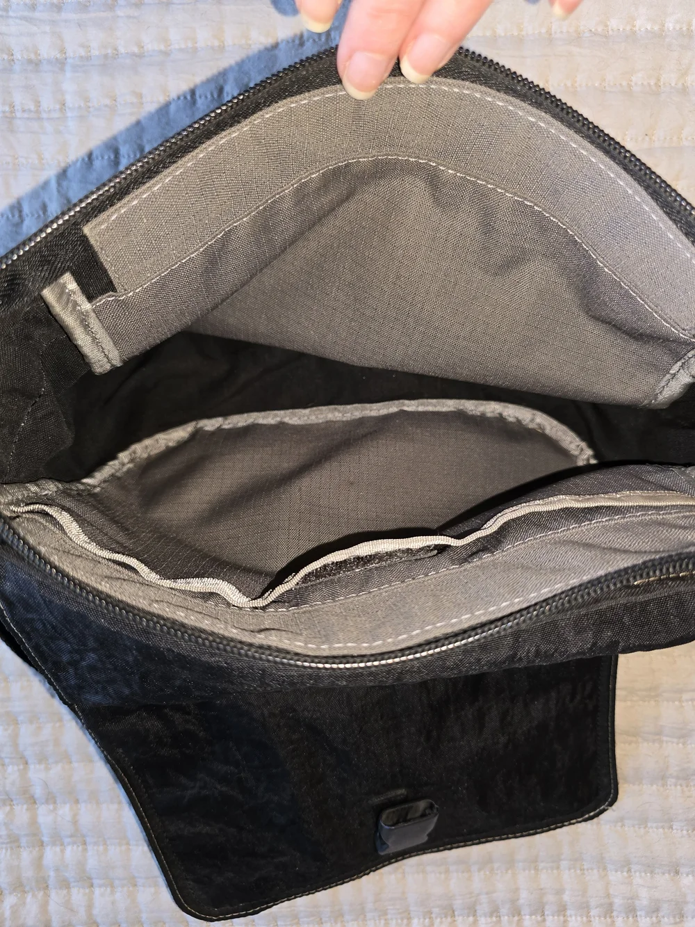 Sigal De-Mayo Art Featured Black Messenger Bag with Brooklyn Bridge Graphic